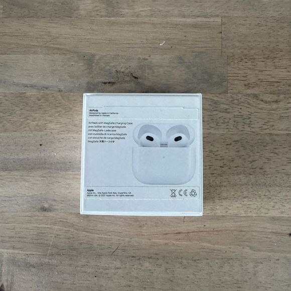 Apple AirPods 3rd Generation with MagSafe Charging Case Original Box Charger - Picture 3 of 10